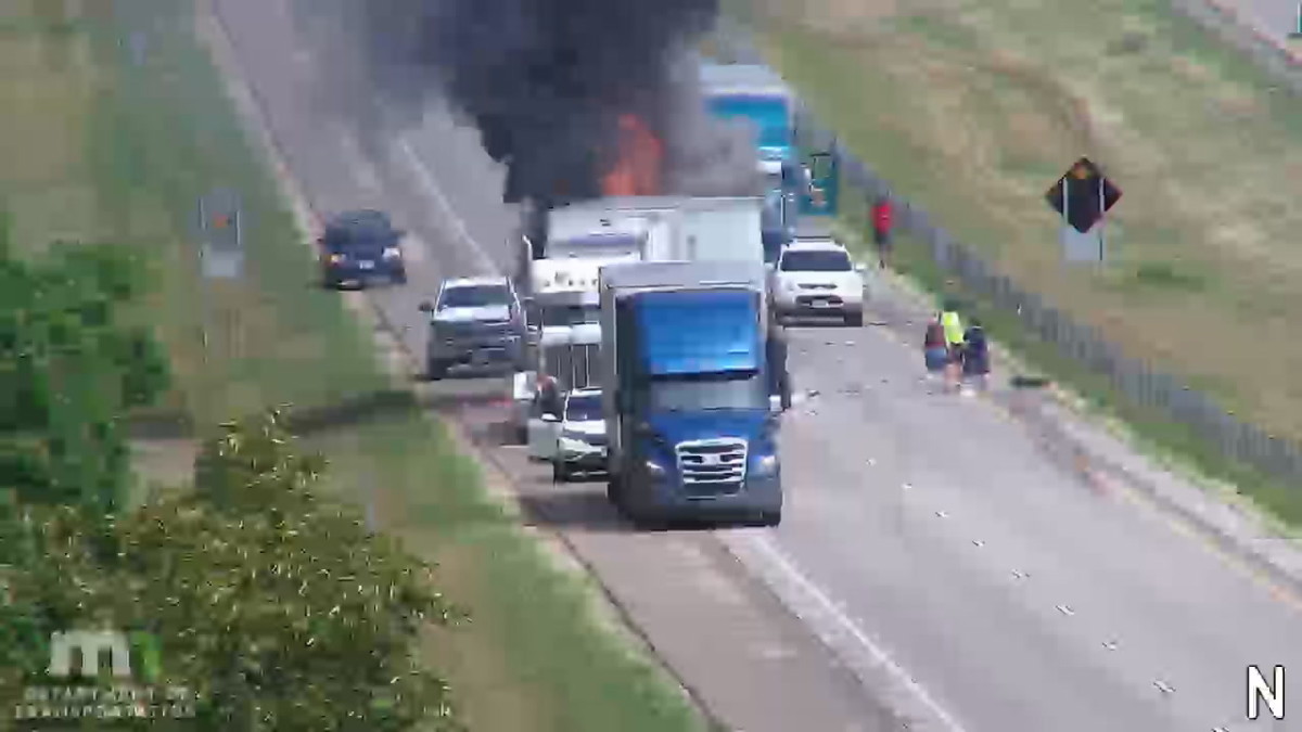 Semi Trailer Crash On I 35 Near Faribault Bring Me The News