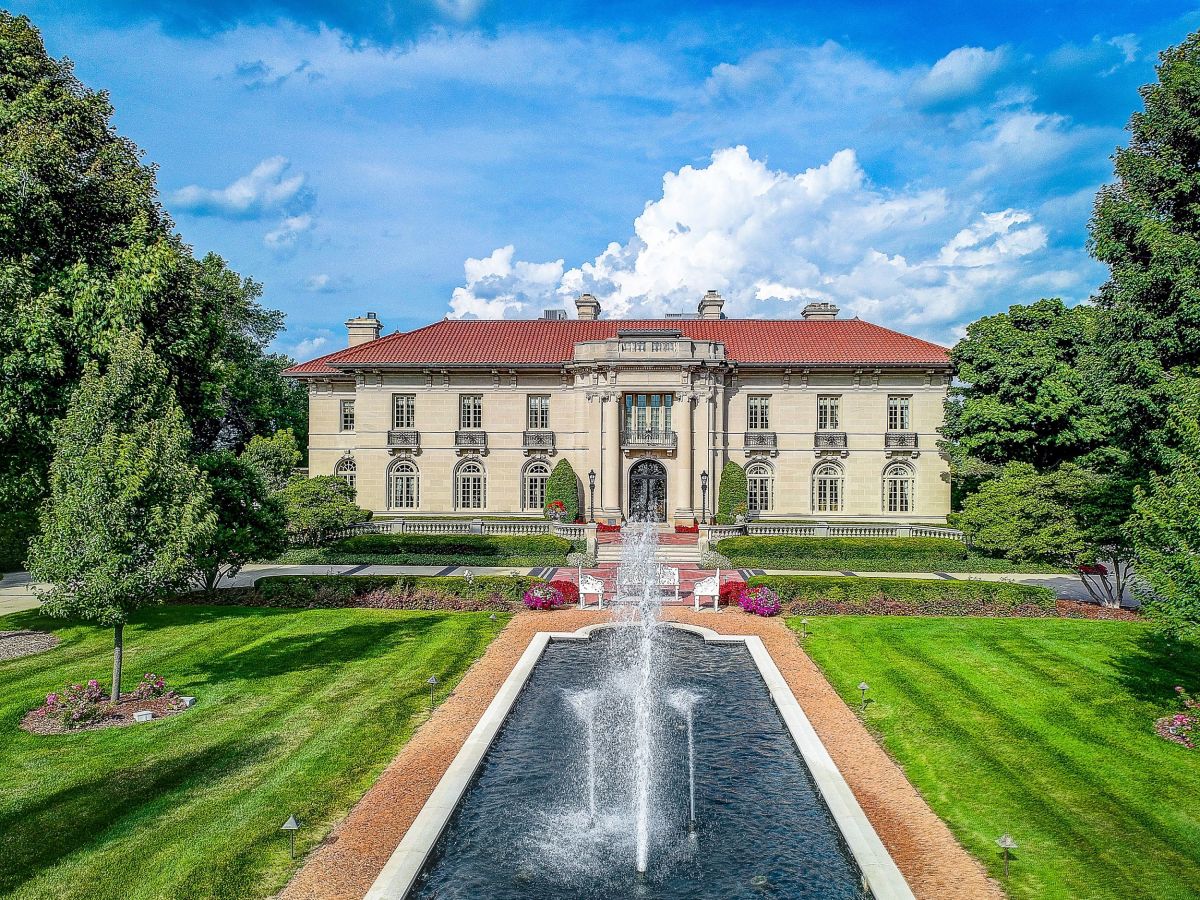 Gallery: Opulent Estate For Sale Is A Wisconsin Landmark - Bring Me The ...