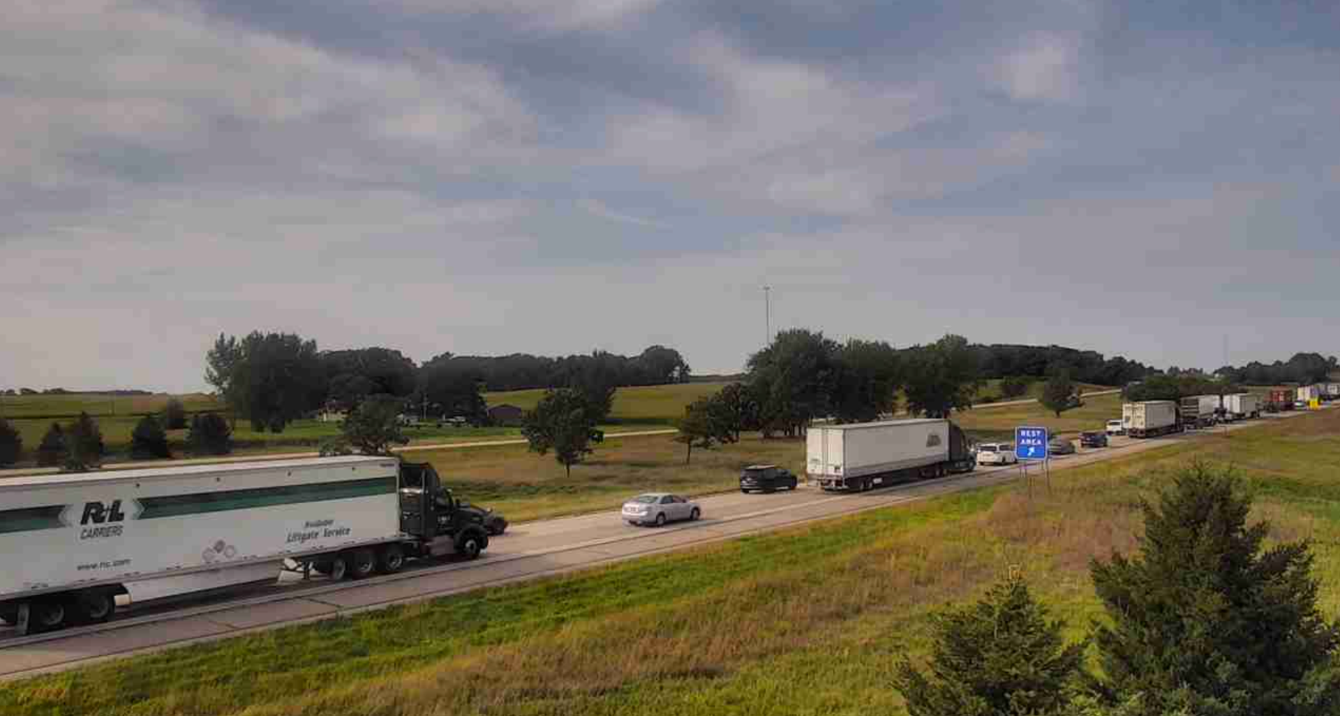 Semi-truck driver killed in fiery I-35 crash near Iowa border - Bring ...