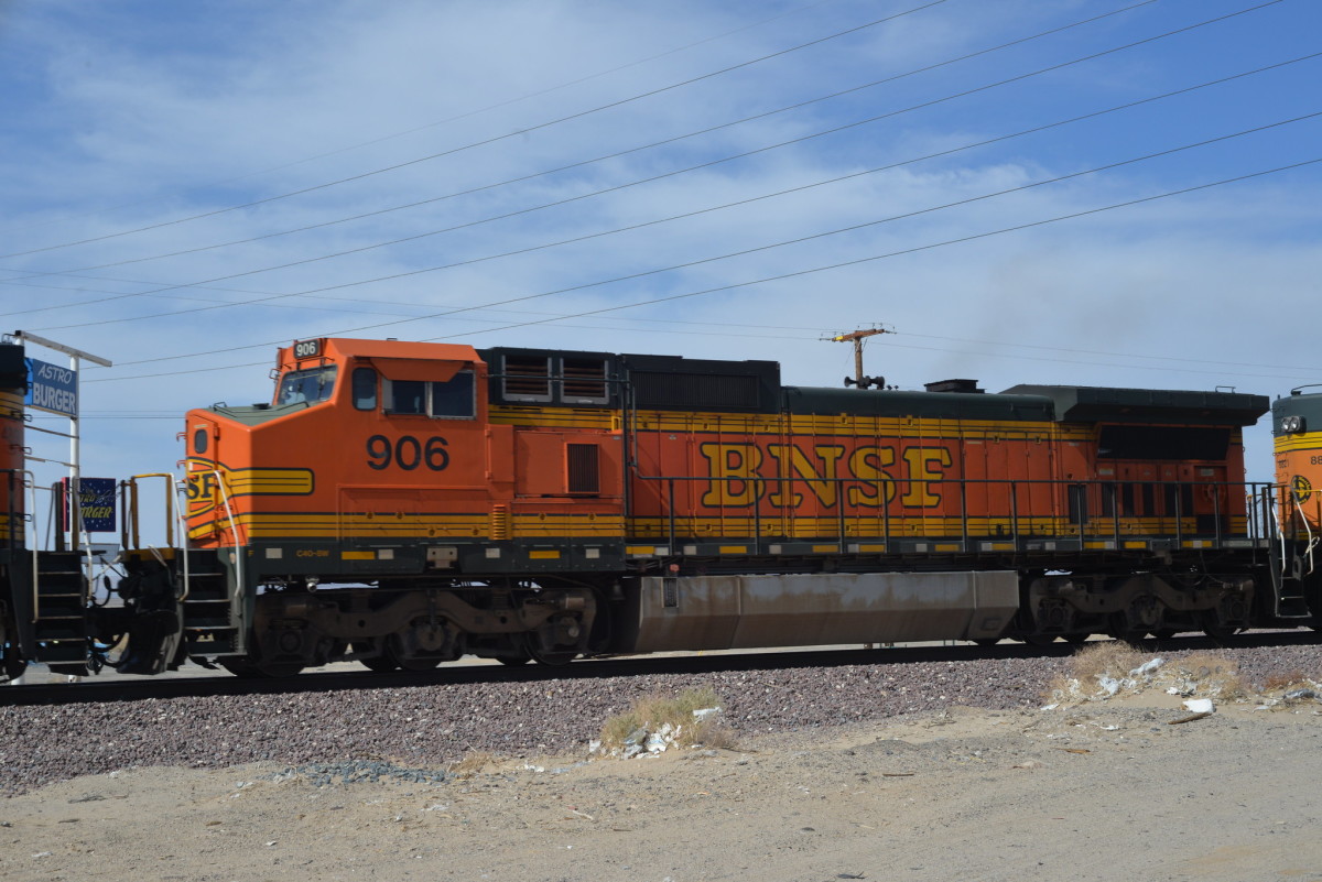 Police Man jumped on train, attacked engineer with knife near St