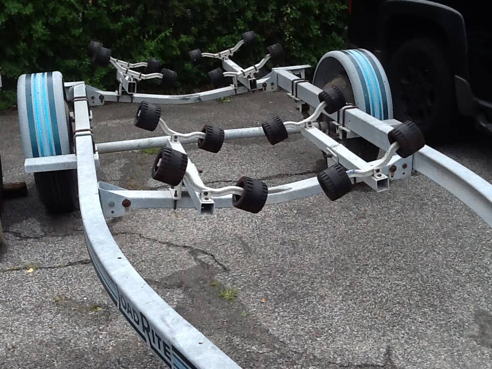 Police: Drunk-driver crashed while pulling boat, trailer - Vimarsana News