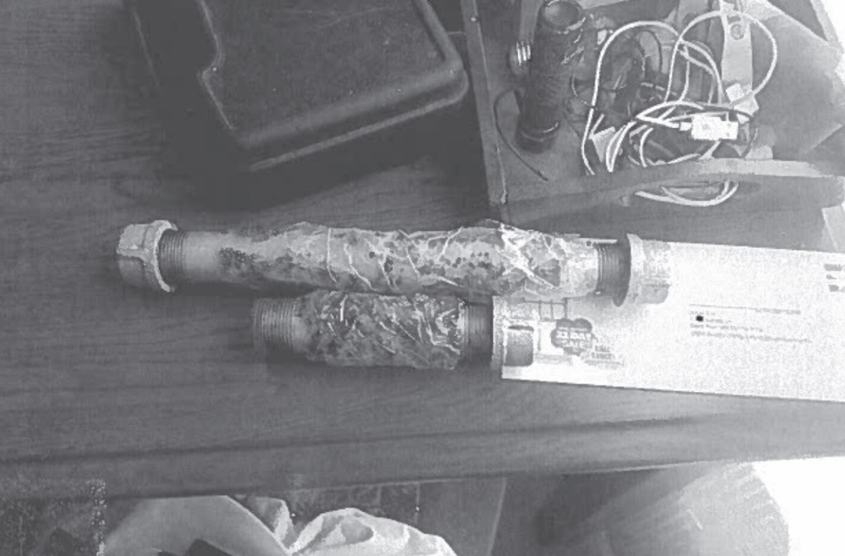 Man Leaves Phone At Strip Club, Employee Finds Pipe Bomb Pictures On It ...