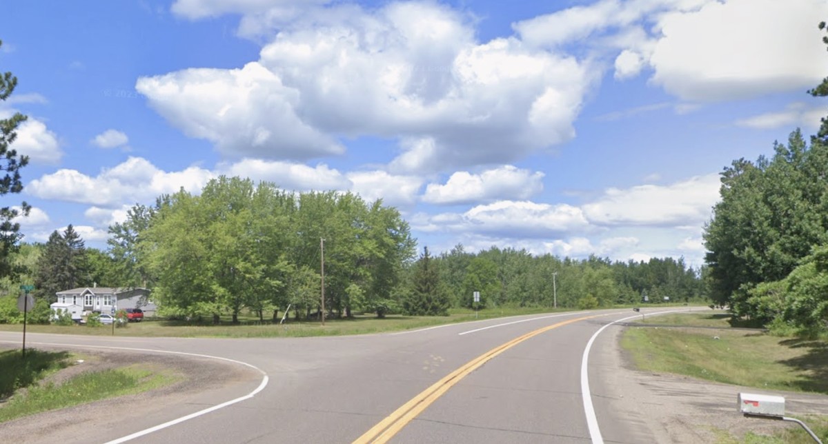 Three injured as deputy veers squad car into wrong lane, hits SUV