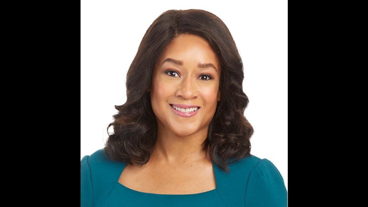 Anchor Bisi Onile-Ere announces departure from FOX 9 - Bring Me The News