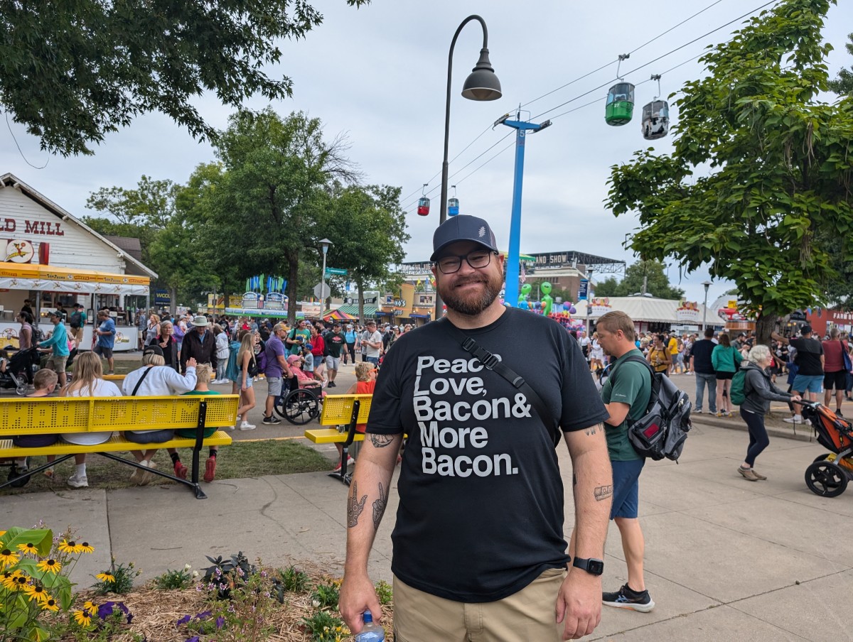 Funny Dog Bacon Lover Shirt I Like Dogs Bacon Maybe 3 People
