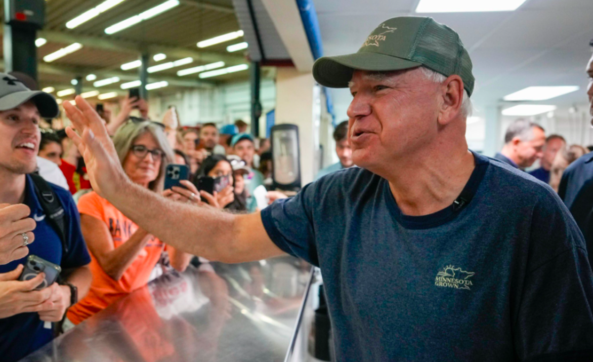 Hot off the campaign trail, Walz serves up ice cream at Minnesota State ...