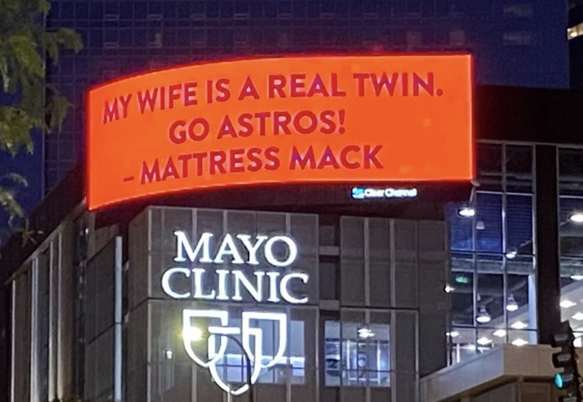 Astros superfan Mattress Mack responds to Kris Lindahl with billboard in  Minneapolis - Bring Me The News