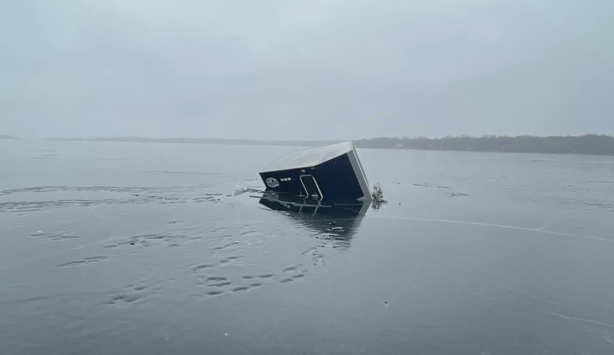 Ice house slowly sinking through thin ice into Prior Lake, Prior Lake News