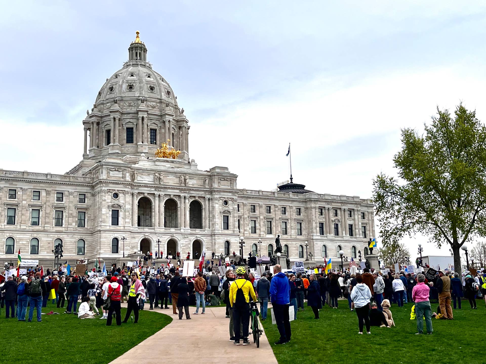 Thousands attend May Day protest for worker, immigrant rights at ...