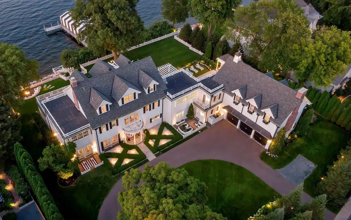 Timeless Gold Coast Estate in Brookville, NY — Francis York, image size:1200x751