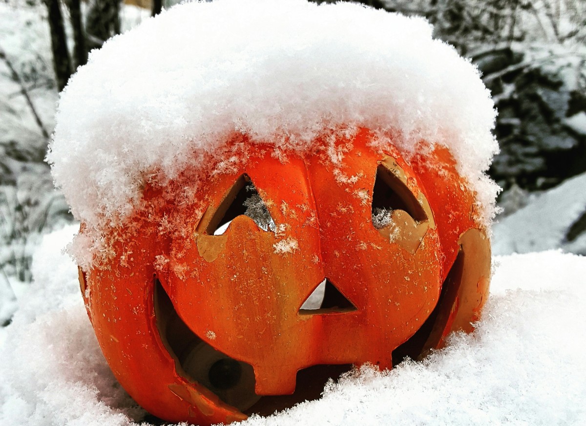 Halloween snow in Minnesota and a cold trick-or-treating forecast ...