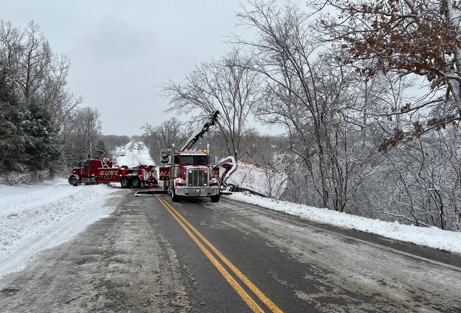 Winter storm fallout: Hundreds of crashes, roads still closed, transit ...