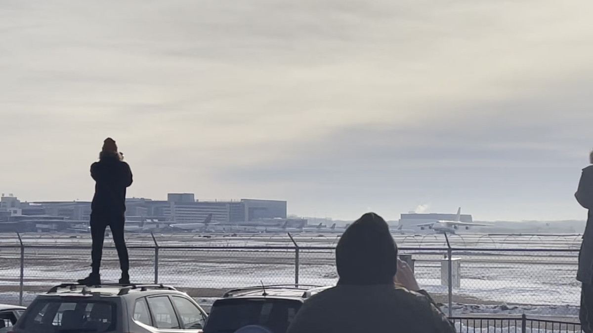 Antonov AN-124 takeoff at MSP Airport - Bring Me The News