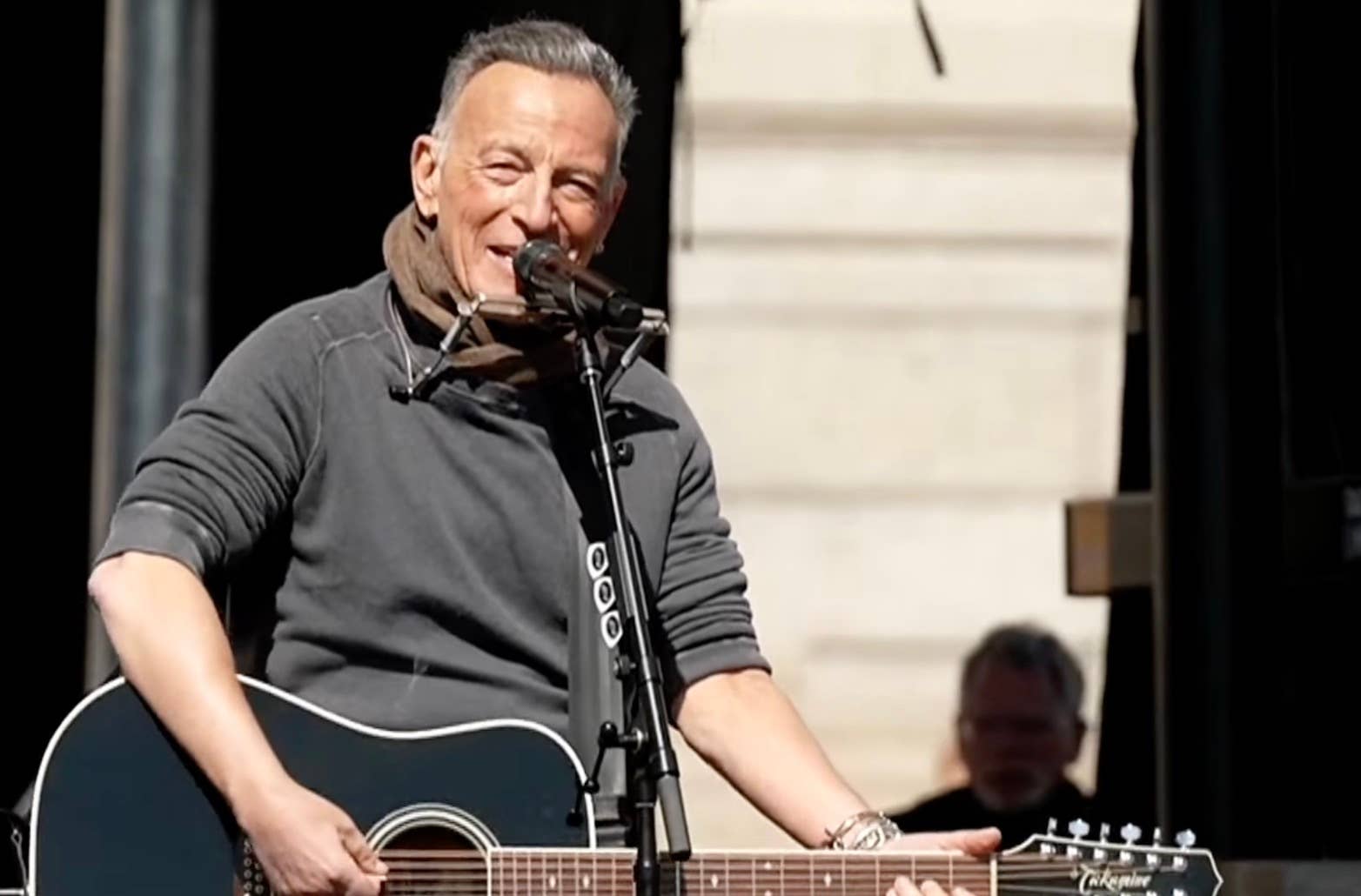 You gave us courage': Bruce Springsteen plays No Kings rally in St. Paul -  Bring Me The News